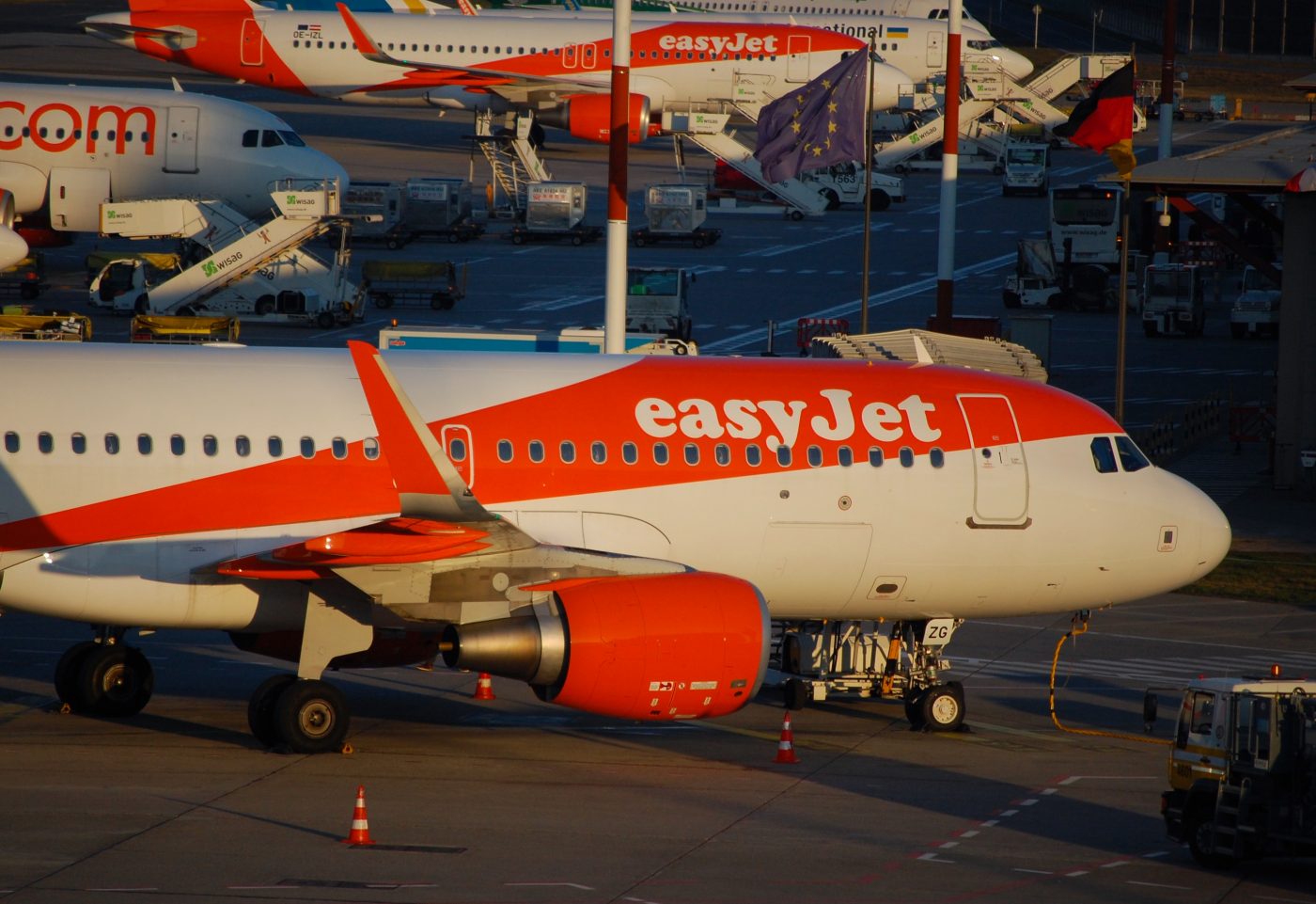 easyJet Flüge mit 30 Rabatt buchen • Club Floor